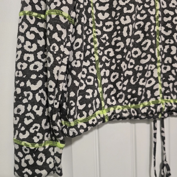 ANTHROPOLOGY X En Elly Gretchen Leopard Pullover - Picture 7 of 8